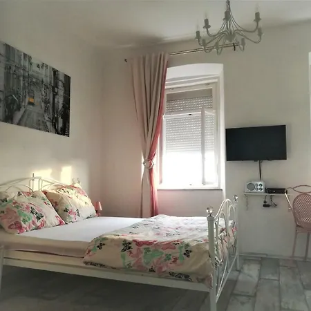 Main Square Apartments Pula Extérieur photo