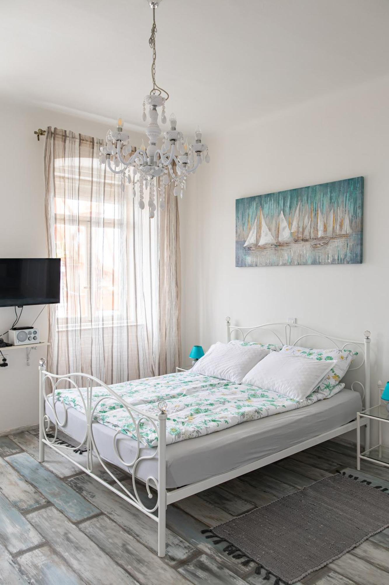 Main Square With Sea View Apartment *